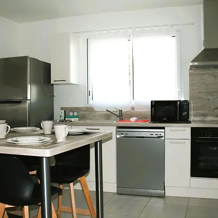 Trio Home,3 Chambres, Parking Privé Gratuit, Wifi Débit, 10min La Rochelle,15min île De Ré