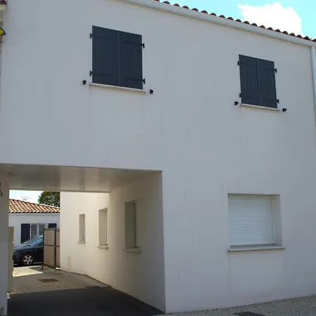 Trio Home,3 Chambres, Parking Privé Gratuit, Wifi Débit, 10min La Rochelle,15min île De Ré Villa Puilboreau